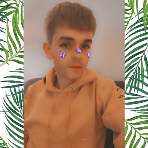 Meet your Posher, Dylan - Picture 2 of 3